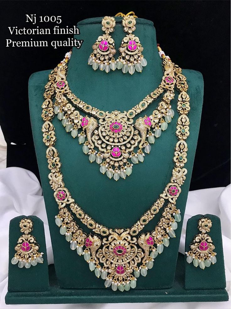 Queen and Victorian Necklace Combo Set