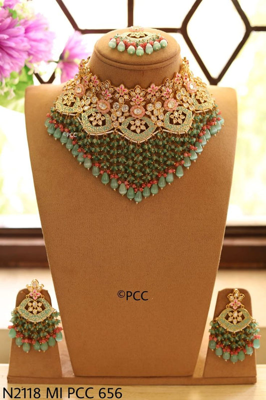 Moti and Sparkle Look Chocker Set